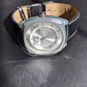 Designer Lorus Quartz Black Leather Watch